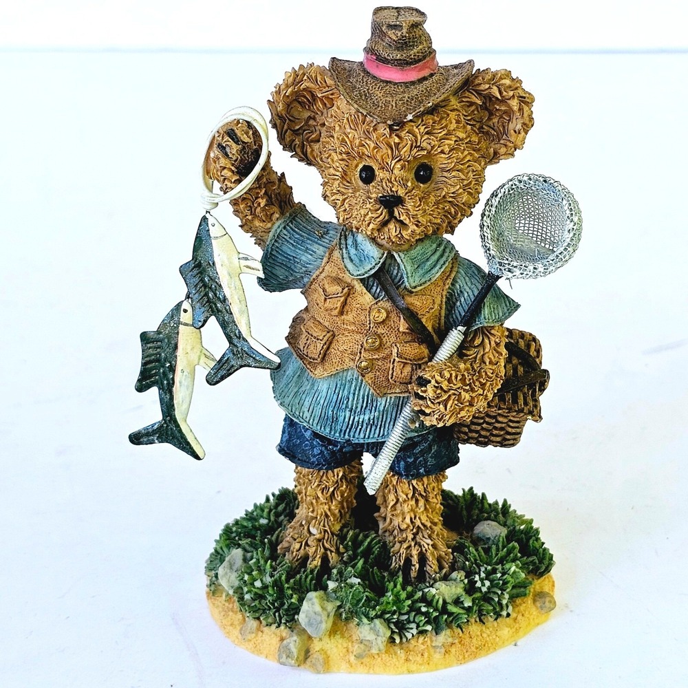 2002 Home Interiors Kuddles Korner Fishing Teddy Bear Figurine Resin Cabin Decor